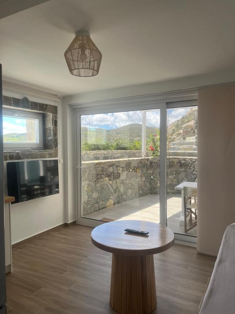 Milesian Suites Adamantas  Стая снимка