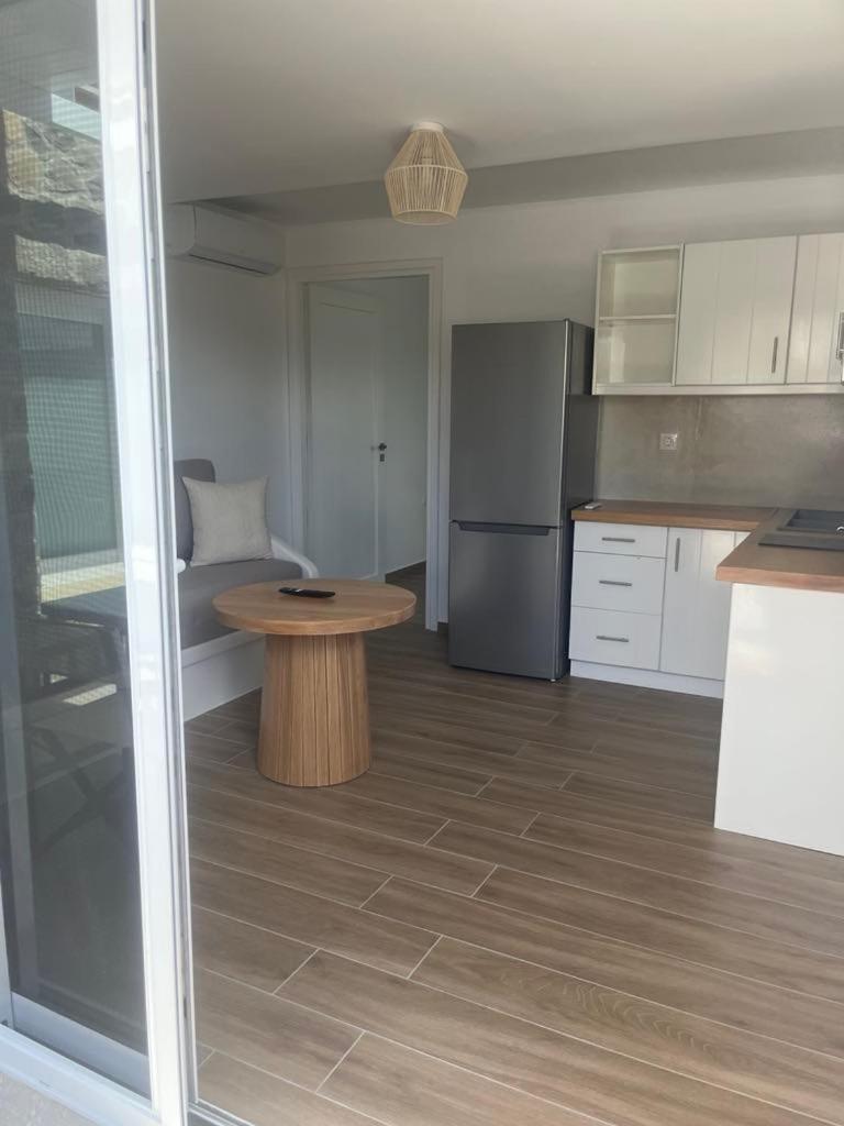 Milesian Suites Adamantas  Стая снимка